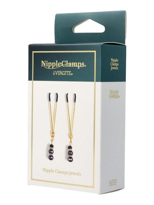 Säädä nänninnipistimien voimakkuutta liu´uttamalla nipistimessä oleva rengas haluamaasi kireyteen. Pehmustettu nipistinpää.
Kokonaispituus n.11 cm, josta koruosa n. 3,5 cm.
Metalliosien materiaali sinkkiseosta ja ruostumatonta terästä. Nikkelitön.