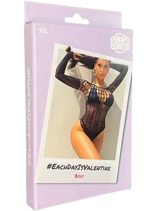 Verkkobody musta naisten asut erotiikan – seksikäs asukokonaisuus fantasialeikkeihin tai rohkeaan roolipukeutumiseen.