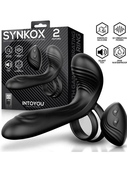 Koe intensiivisempi ja täydellisempi kokemus Synkox-kaksoisstimulaatiovibraattorilla.
Tämä innovatiivinen ja ergonominen muotoilu on suunniteltu tarjoamaan samanaikaista stimulaatiota ja nostamaan nautintosi seuraavalle tasolle.
Synkox yhdistää sisäisen ja ulkoisen stimulaation yhteen eleganttiin muotoiluun.
Kaareva, hienovaraisesti kuvioitu pää tarjoaa kohdennettua sisäistä stimulaatiota, kun taas joustava rengas pohjassa tarjoaa jatkuvaa ja miellyttävää ulkoista stimulaatiota.
Yhdessä ne luovat täydellise
